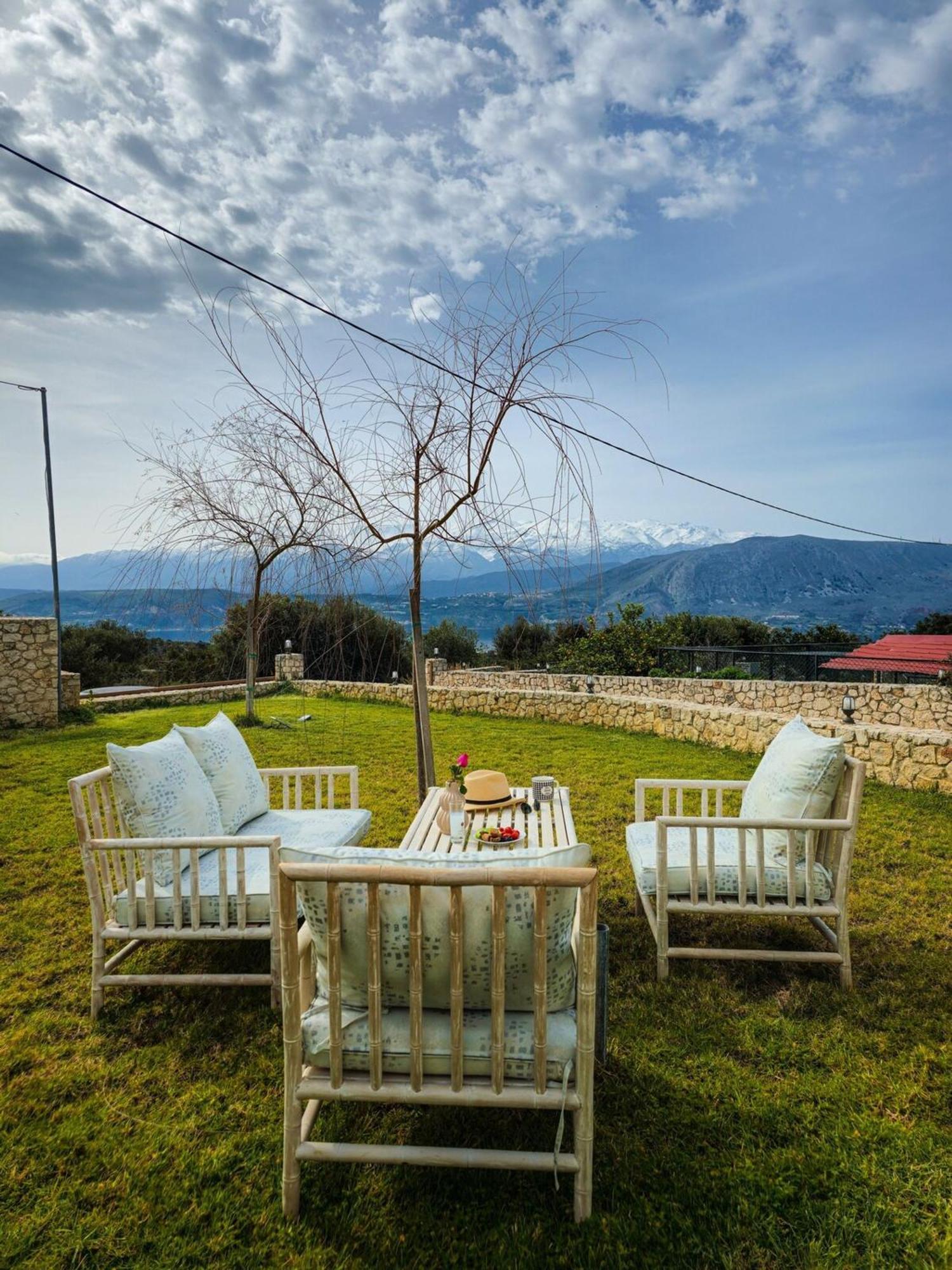 Villa Aitheras With Sea Views And Garden Stérnai Eksteriør billede