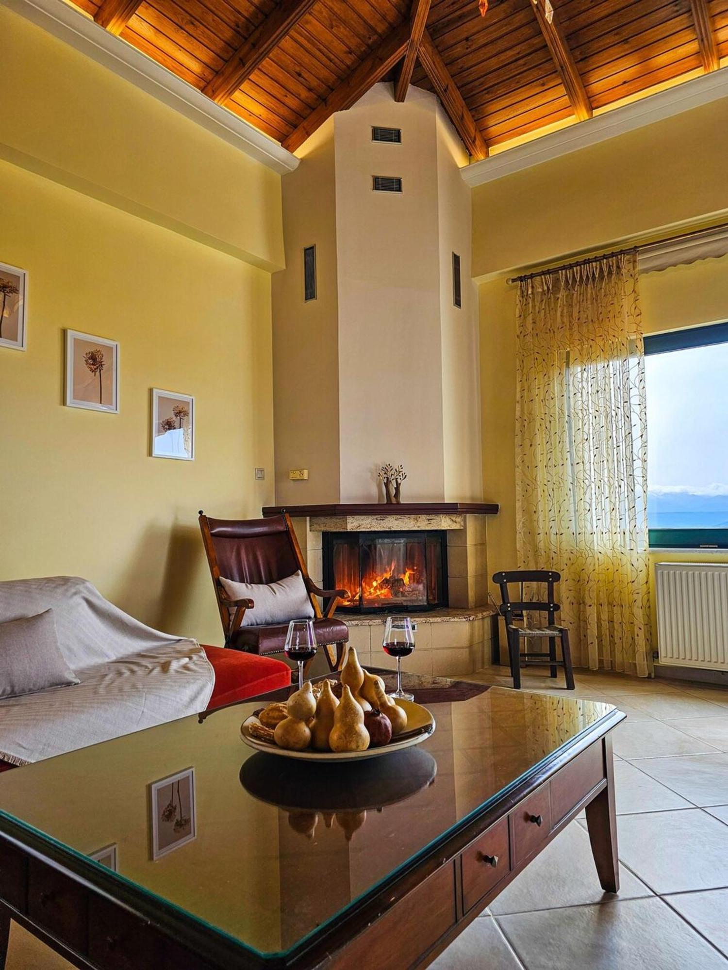 Villa Aitheras With Sea Views And Garden Stérnai Eksteriør billede